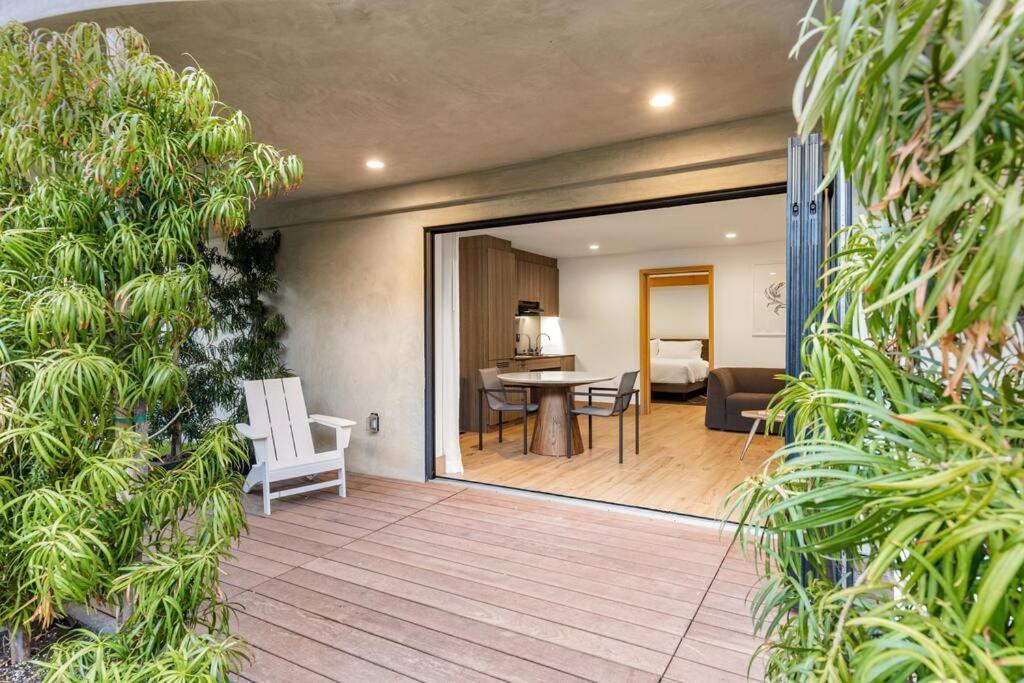 Malibu Sand Carbon Beach Suites Luaran gambar