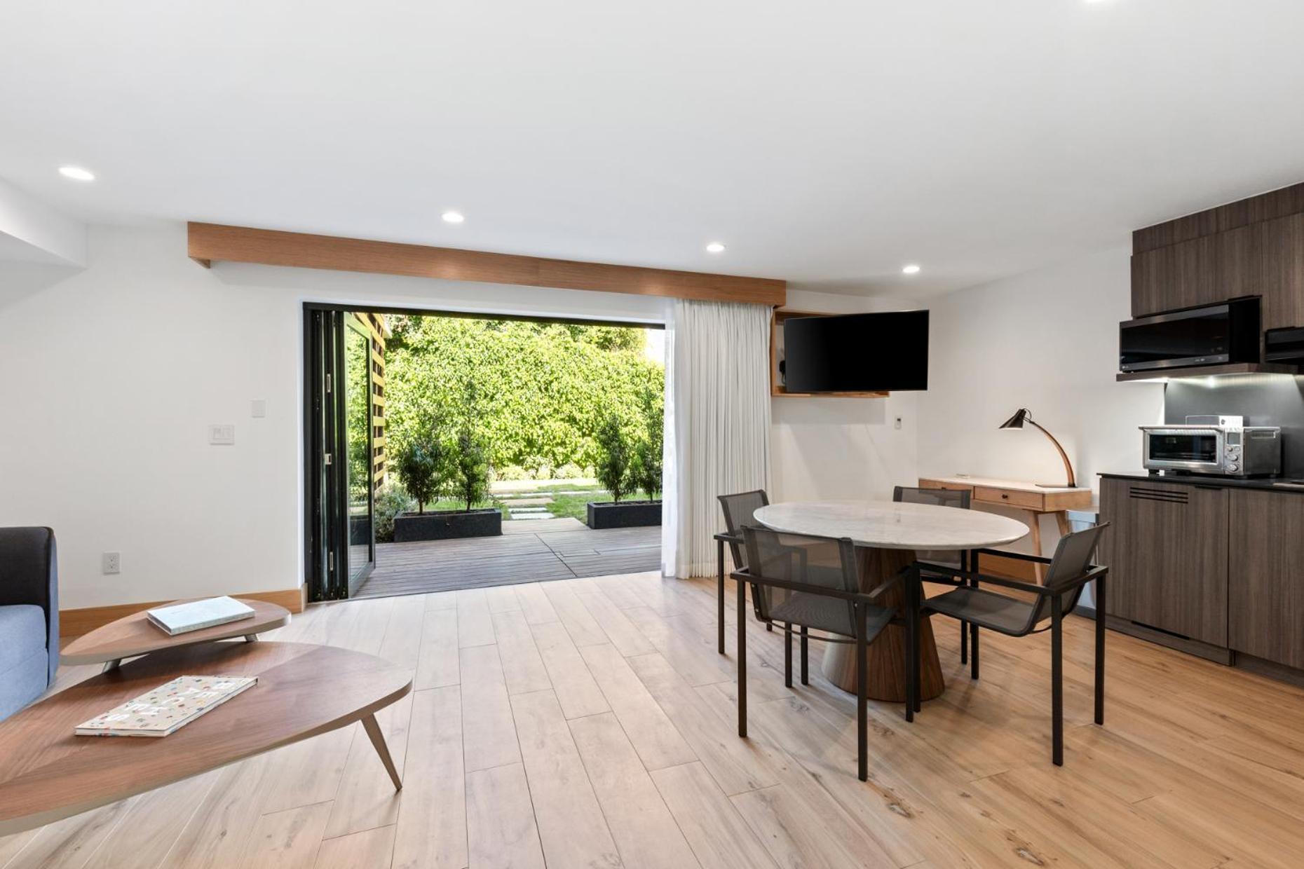 Malibu Sand Carbon Beach Suites Luaran gambar