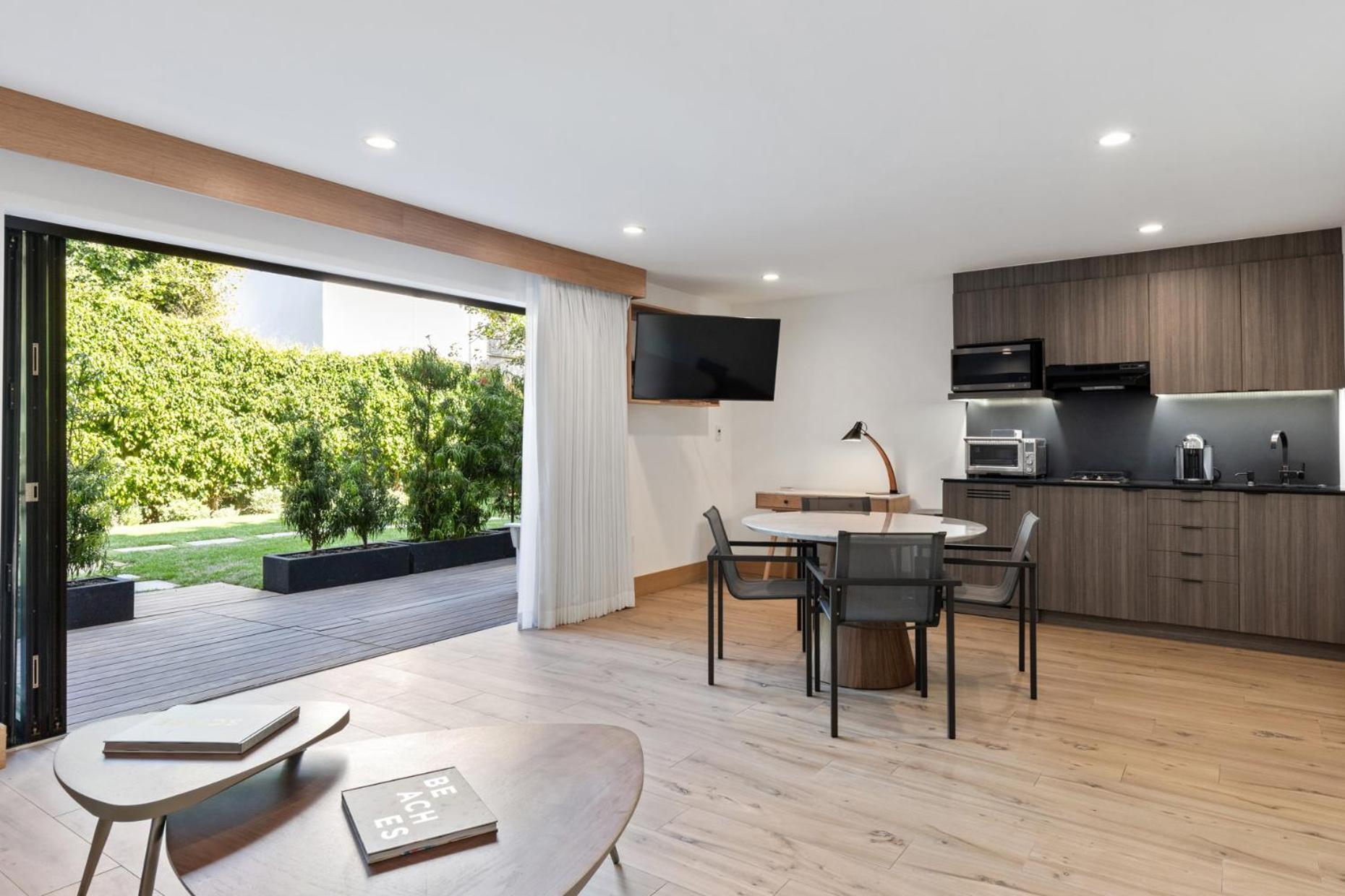 Malibu Sand Carbon Beach Suites Luaran gambar