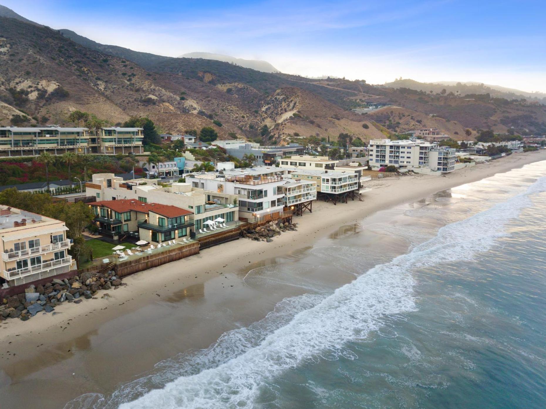 Malibu Sand Carbon Beach Suites Luaran gambar