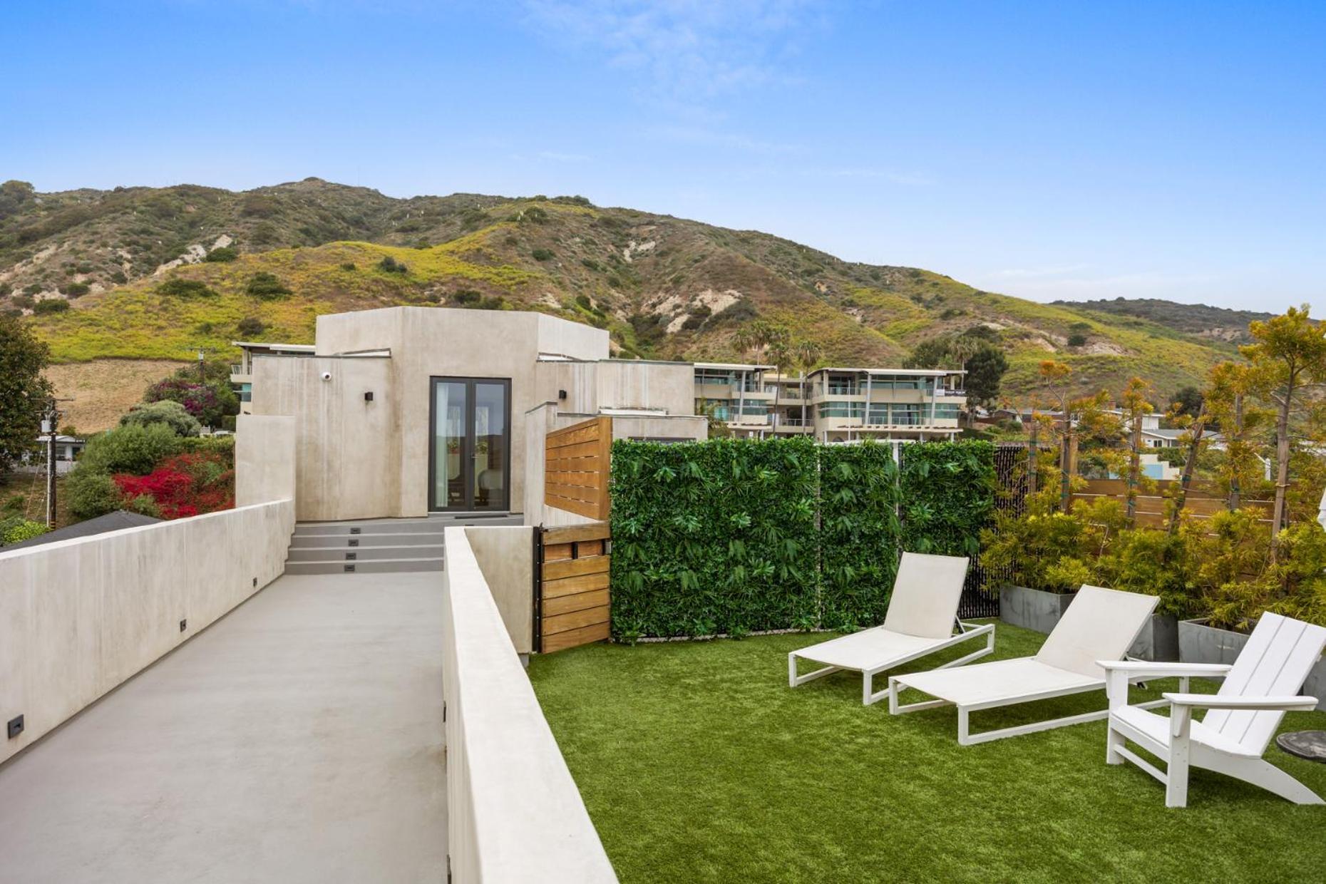 Malibu Sand Carbon Beach Suites Luaran gambar