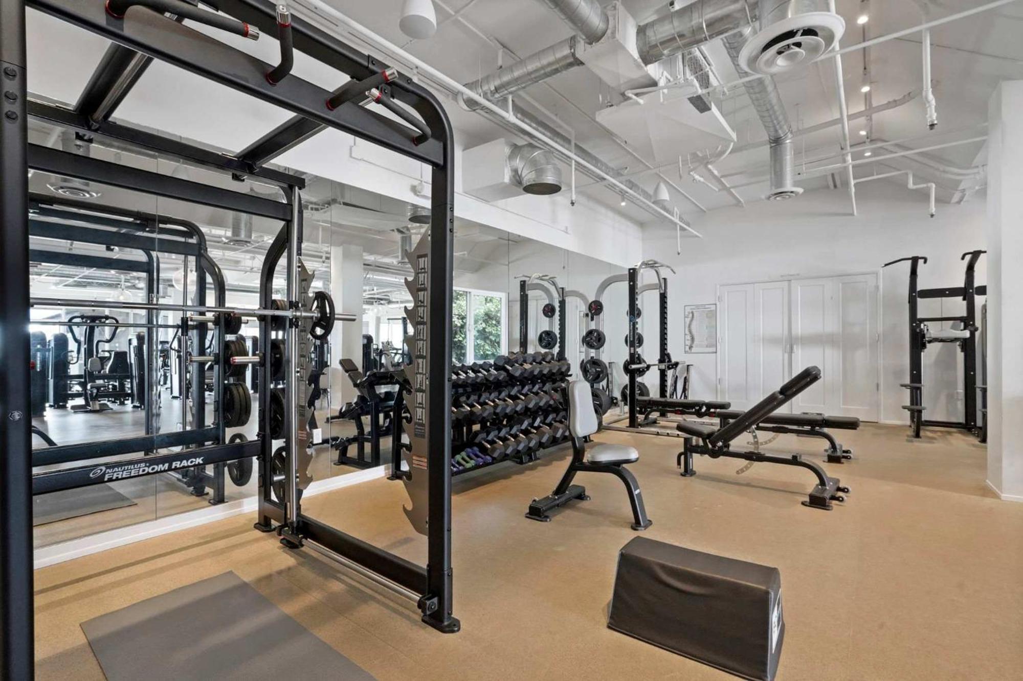 Malibu Sand Carbon Beach Suites Luaran gambar